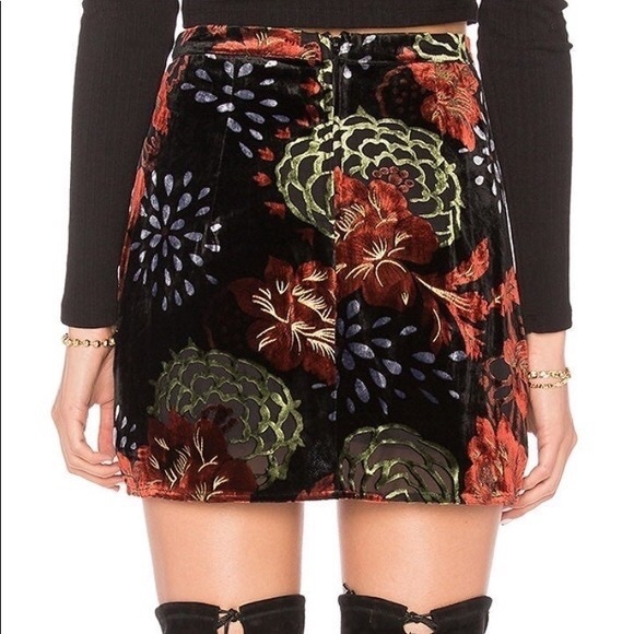 SOLD Band of Gypsies Velvet Floral Mini Skirt Size Large Black Burnt Sienna - Picture 2 of 12